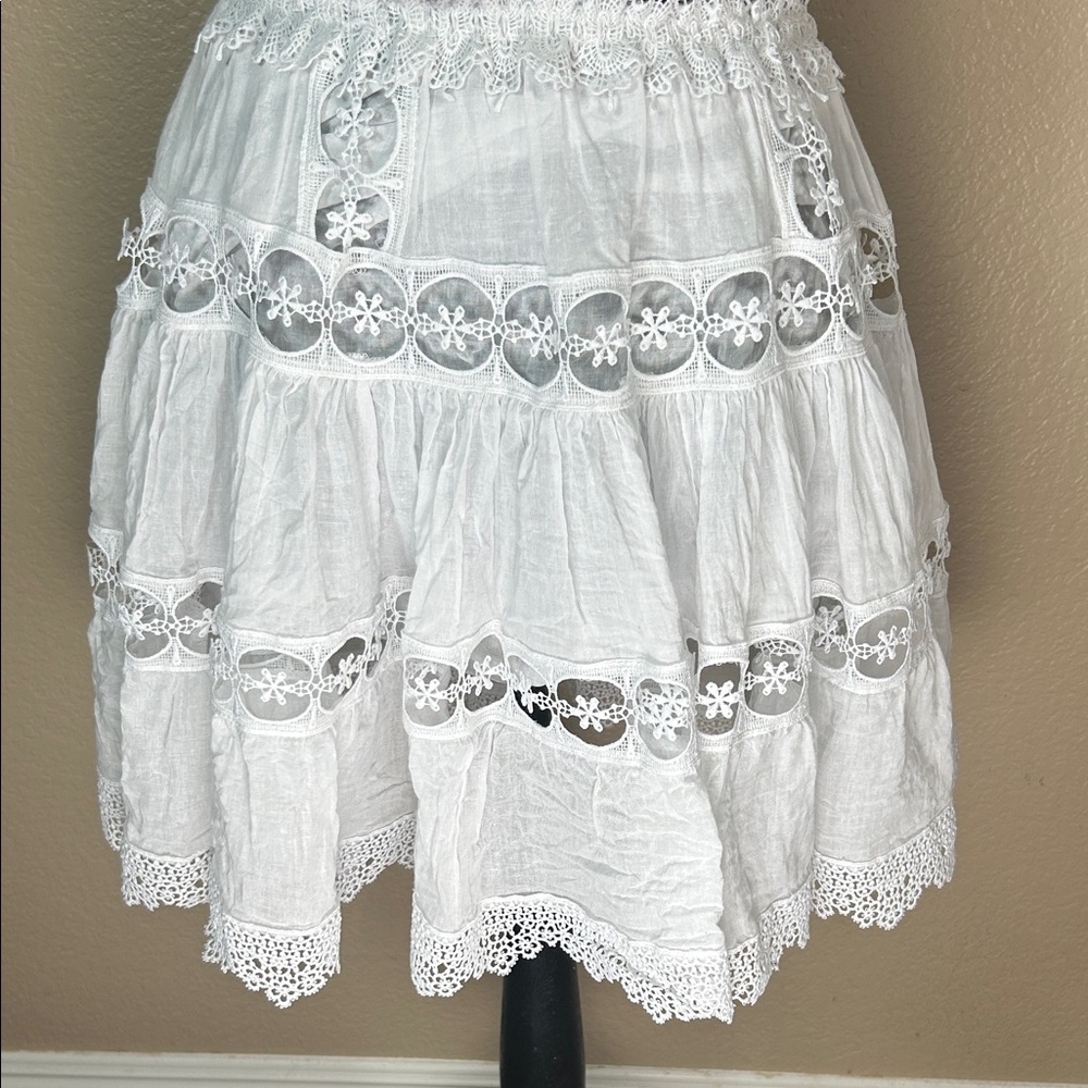 TALULAH White Lace Skirt Size Large Elegant Feminine Skirt Like New